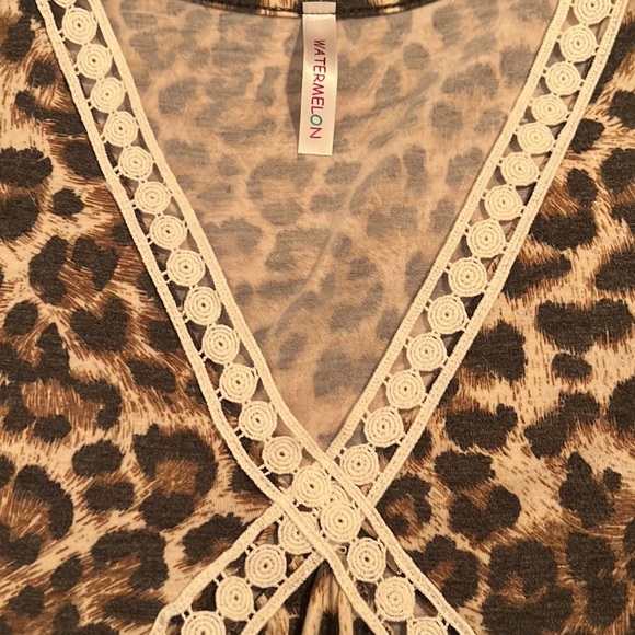 #29 Beautiful leopard top with embroidered empire waist - Picture 2 of 3